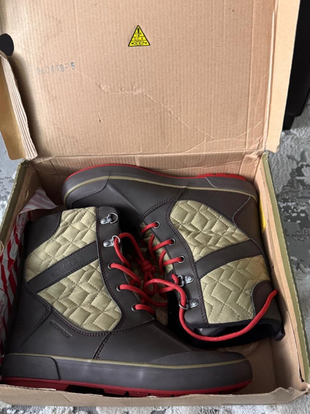 Keen Women’s Waterproof Winter Boots US 7 Mulch Olive New Box
